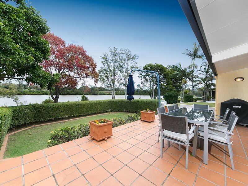 9 Esplanade, Yeronga QLD 4104