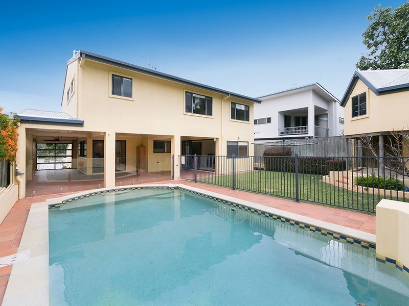 9 Esplanade, Yeronga QLD 4104