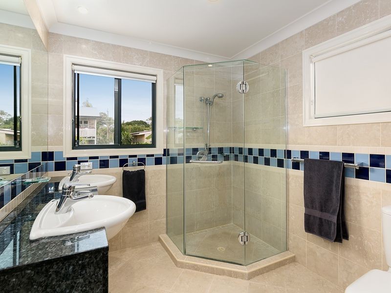 9 Esplanade, Yeronga QLD 4104