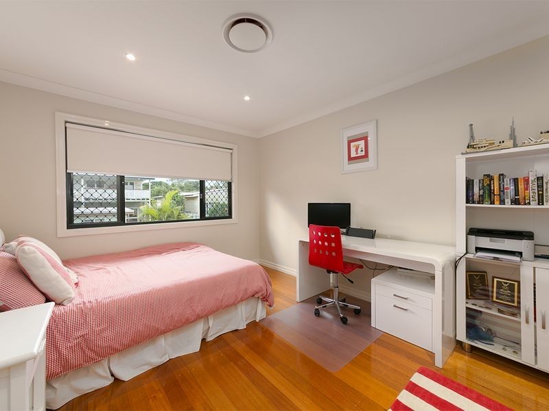 9 Esplanade, Yeronga QLD 4104