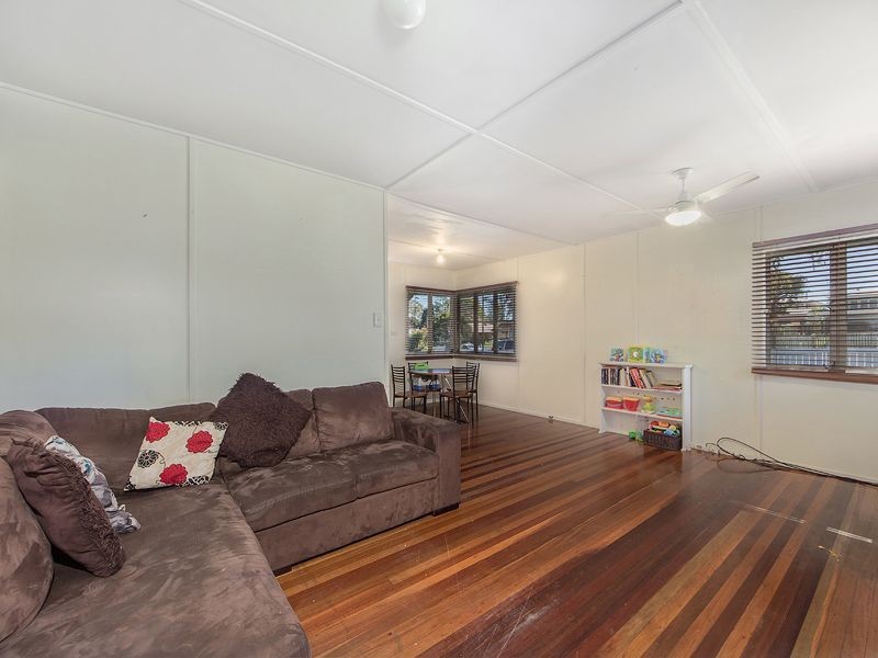 12 Coverack Street, Leichhardt QLD 4305