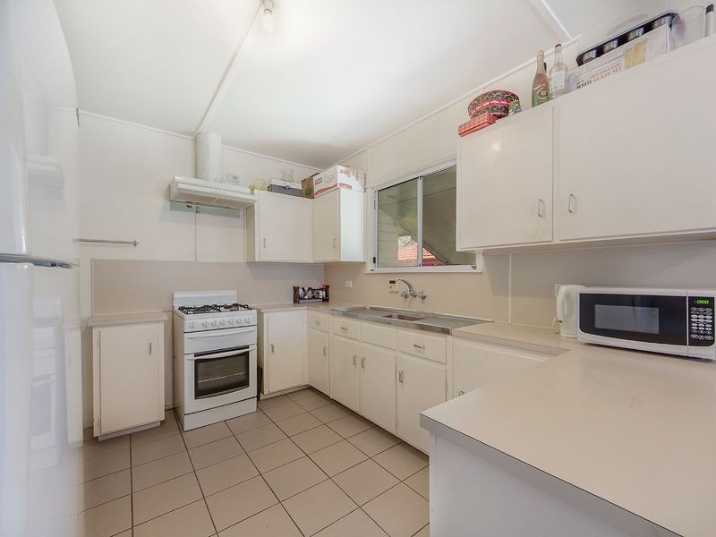 12 Coverack Street, Leichhardt QLD 4305