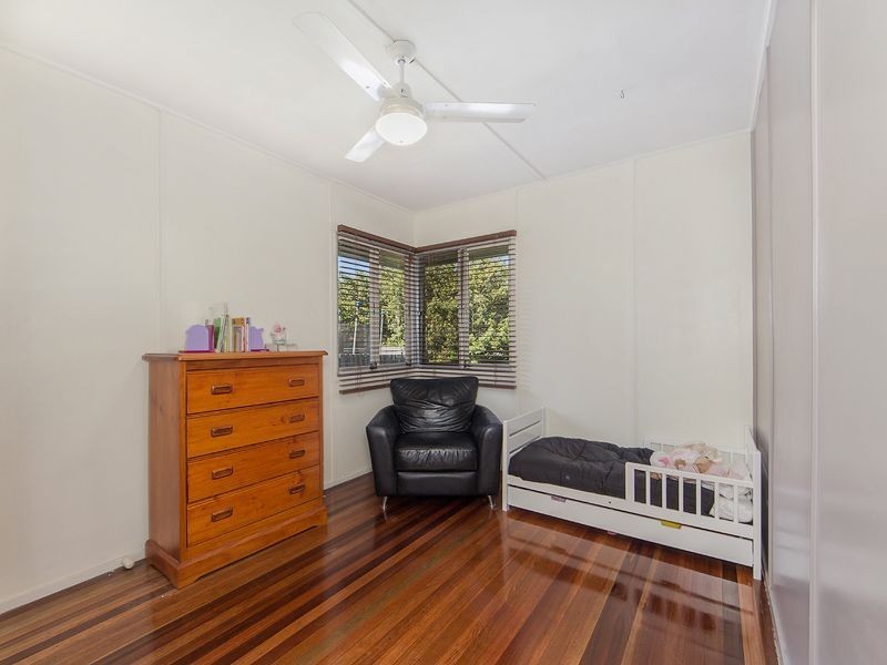 12 Coverack Street, Leichhardt QLD 4305