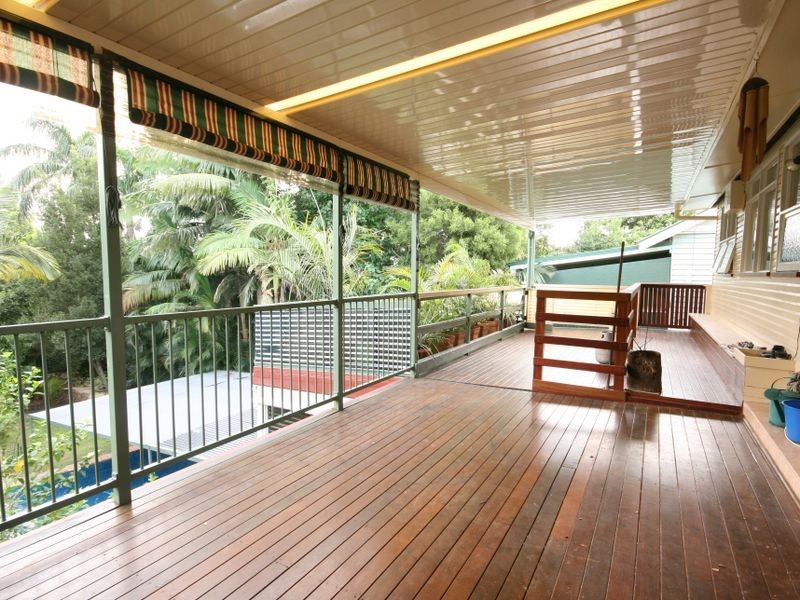 11 Luya Street, Fairfield QLD 4103