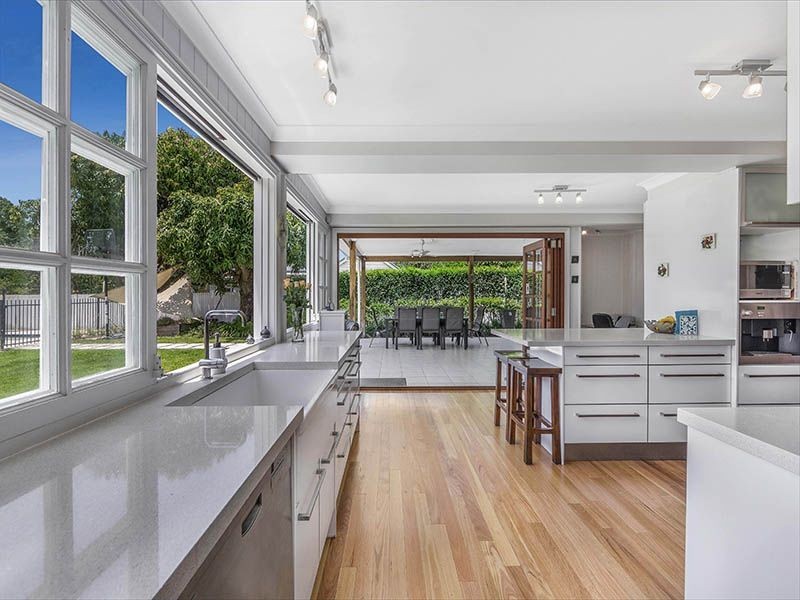 11 Prospect Street, Sherwood QLD 4075