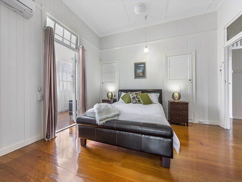 11 Prospect Street, Sherwood QLD 4075