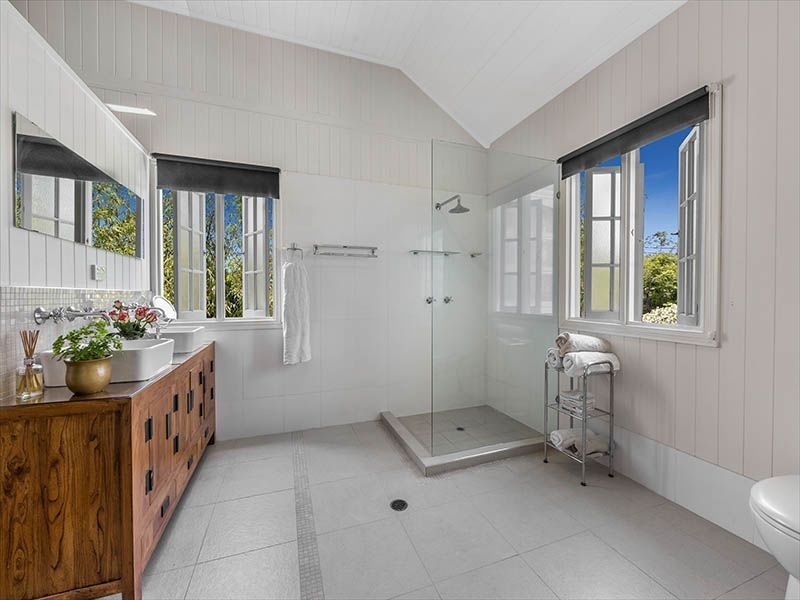 11 Prospect Street, Sherwood QLD 4075