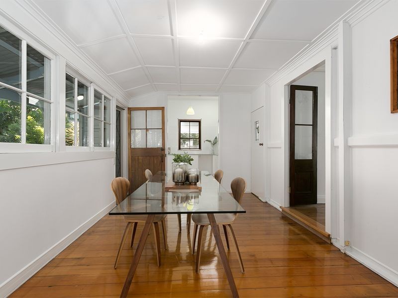 21 Avoca Street, Yeronga QLD 4104