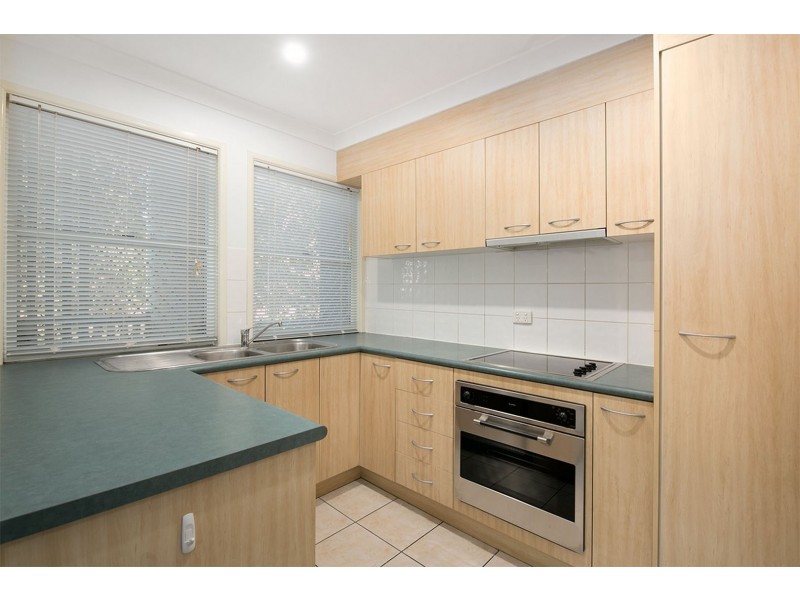 2/12 Wilkie Street, Yeerongpilly QLD 4105