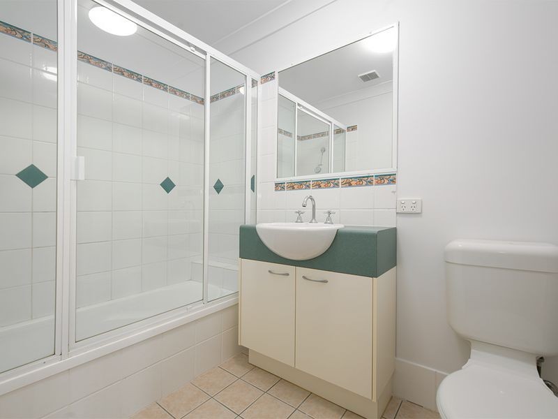 2/12 Wilkie Street, Yeerongpilly QLD 4105