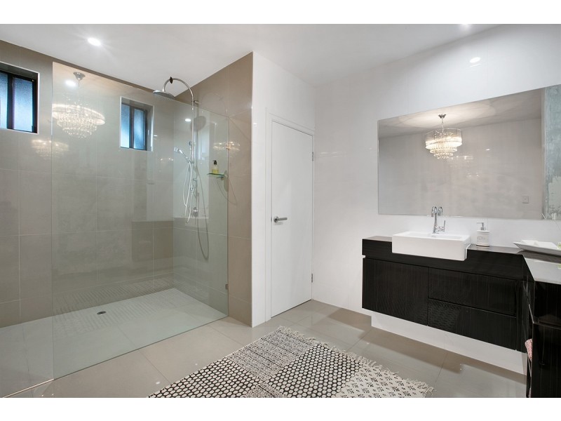 5 Glengregory Street, Fairfield QLD 4103