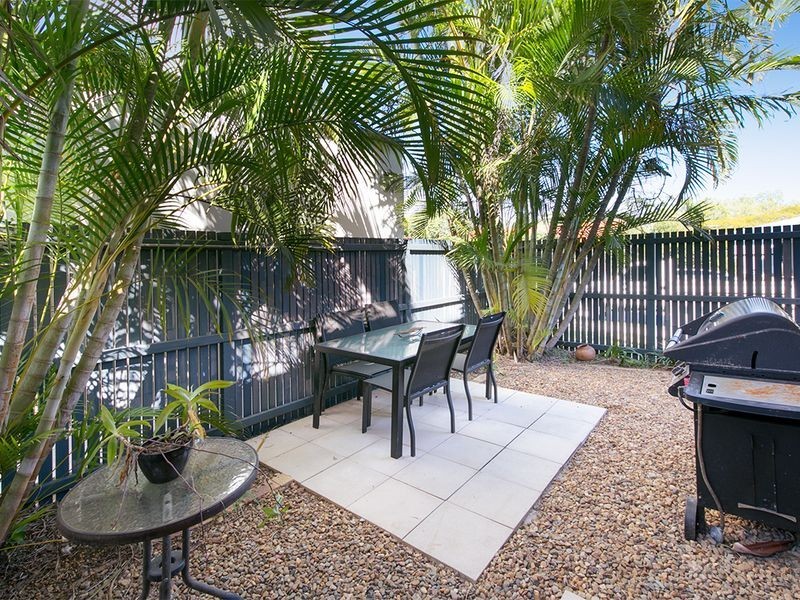 4/5 Curwen Terrace, Chermside QLD 4032