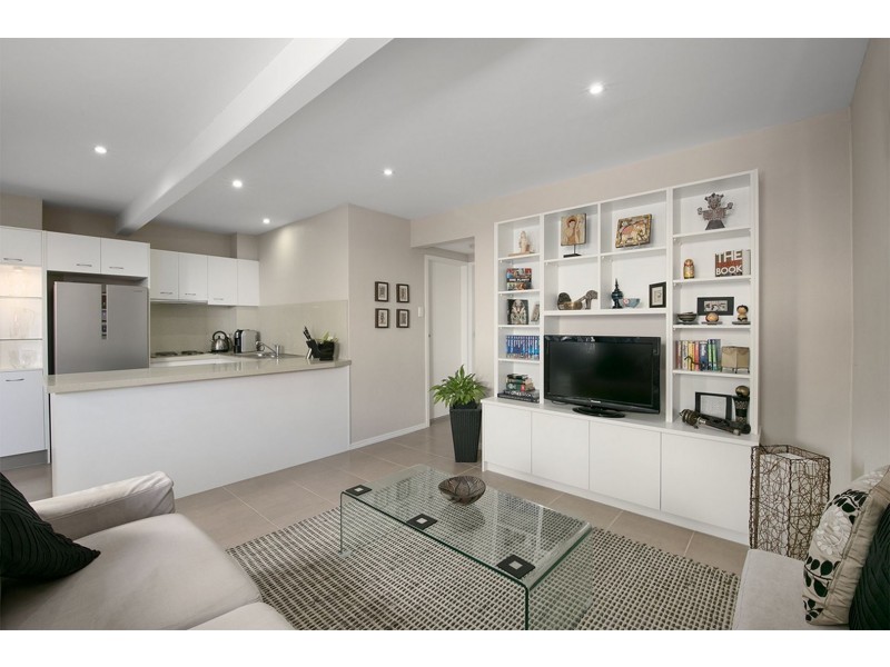 4/5 Curwen Terrace, Chermside QLD 4032