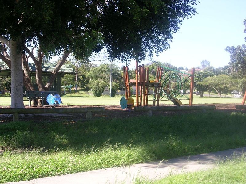 73 Fegen Drive, Moorooka QLD 4105