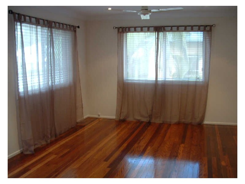 1/7 Woodville Place, Annerley QLD 4103