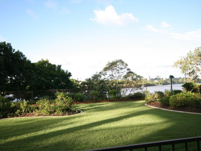 3/72 Sandford Street, St Lucia QLD 4067