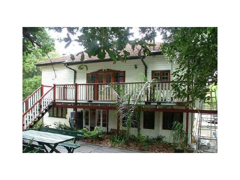 32 Livingstone Street, Yeerongpilly QLD 4105