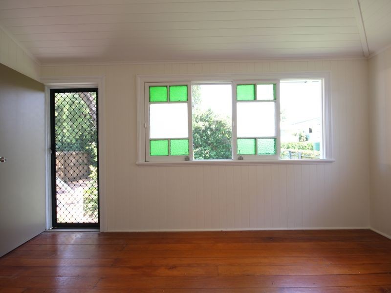 11 Dan Street, Graceville QLD 4075