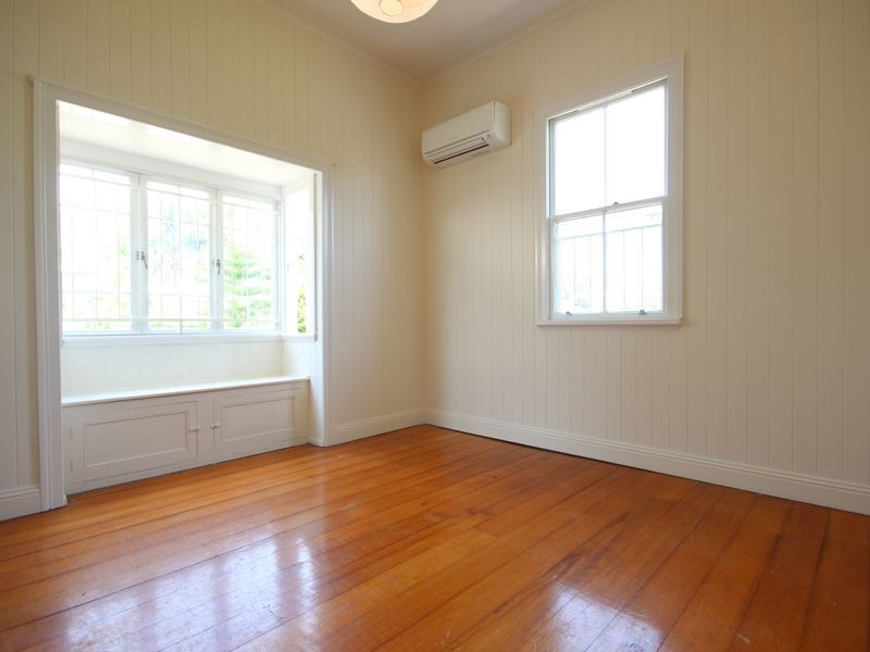 11 Dan Street, Graceville QLD 4075