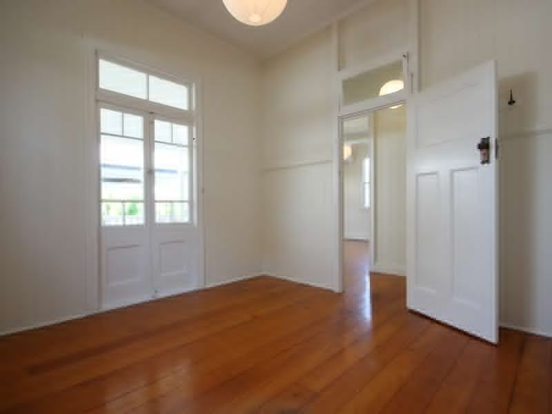 11 Dan Street, Graceville QLD 4075