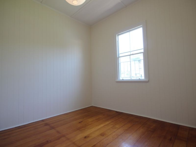 11 Dan Street, Graceville QLD 4075