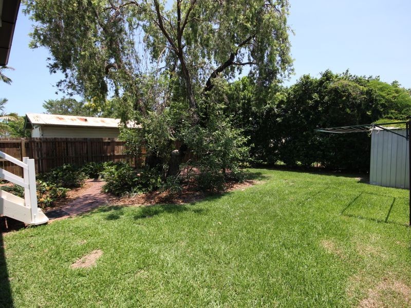 11 Dan Street, Graceville QLD 4075