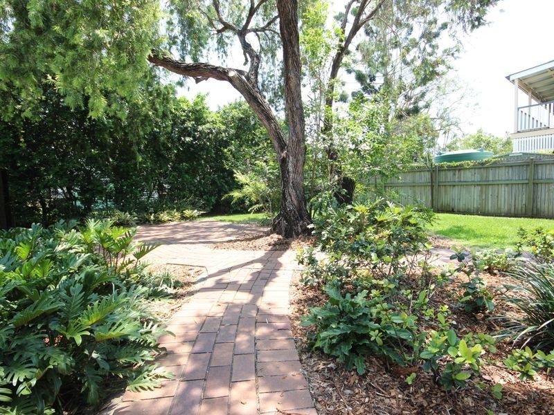 11 Dan Street, Graceville QLD 4075