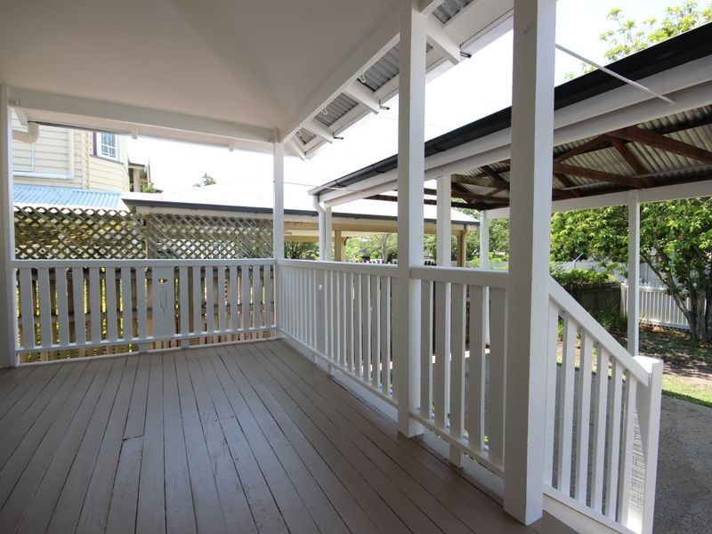 11 Dan Street, Graceville QLD 4075