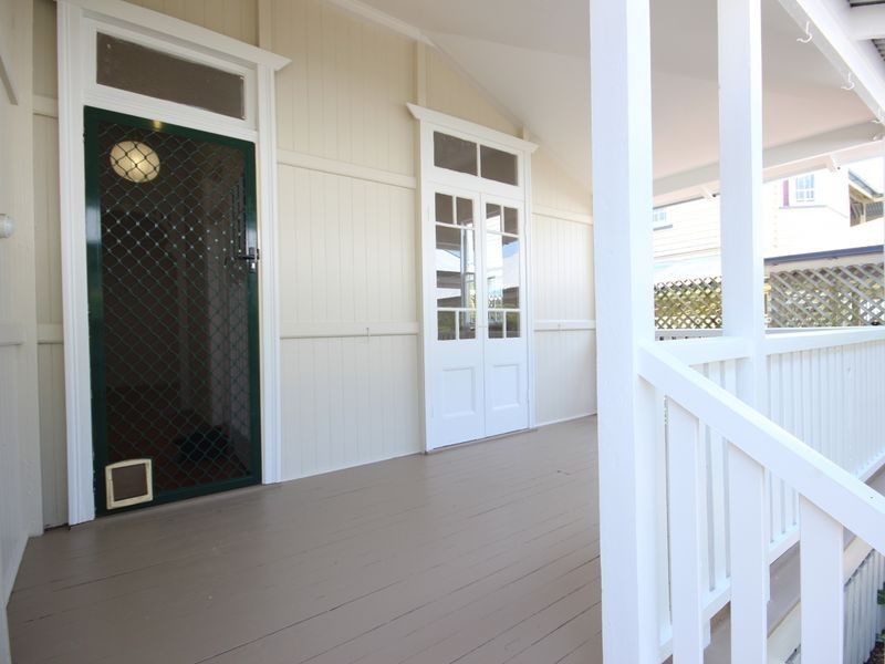 11 Dan Street, Graceville QLD 4075