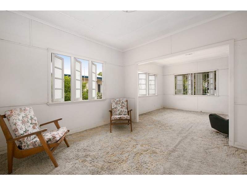 25 Cross Street, Fairfield QLD 4103