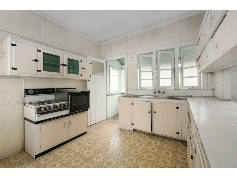 25 Cross Street, Fairfield QLD 4103