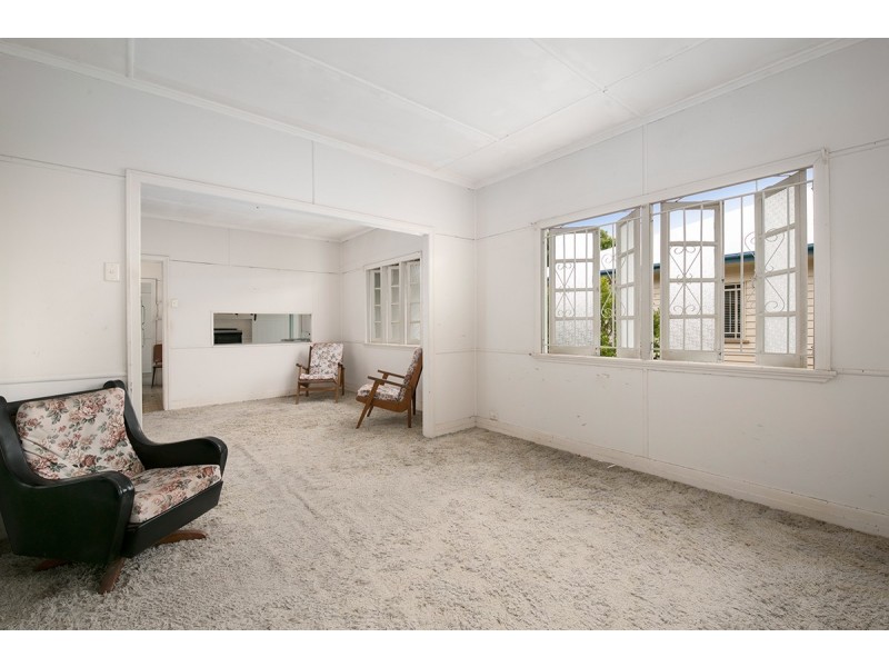 25 Cross Street, Fairfield QLD 4103