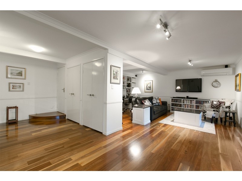 26 Rhyndarra Street, Yeronga QLD 4104