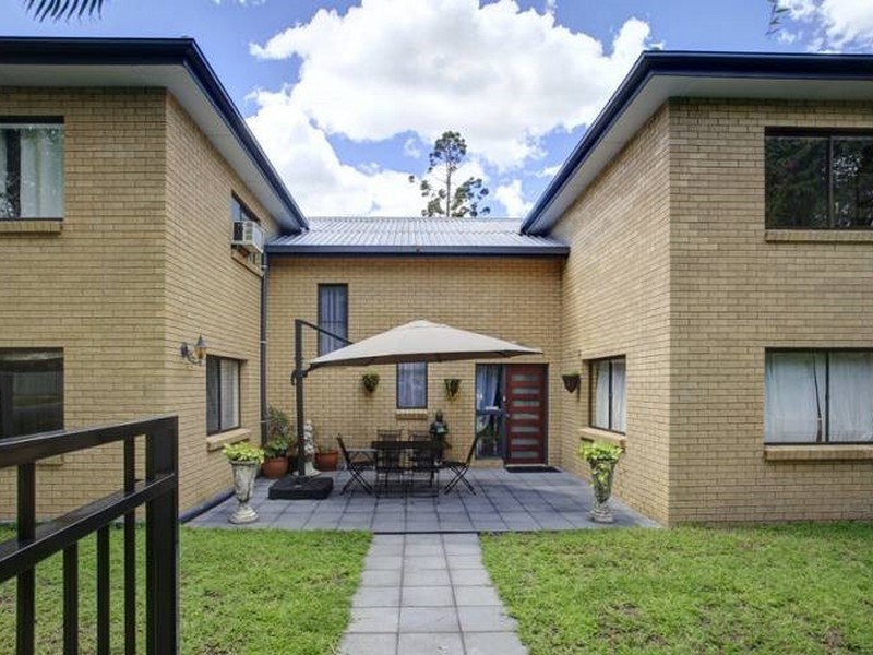 90 Borden Street, Sherwood QLD 4075