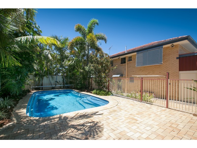 10 Linfield Street, Mansfield QLD 4122