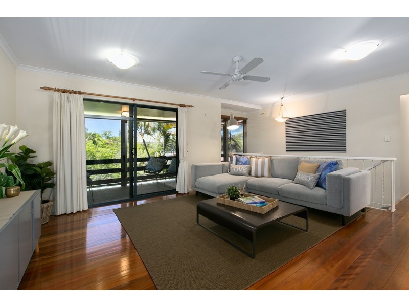 10 Linfield Street, Mansfield QLD 4122