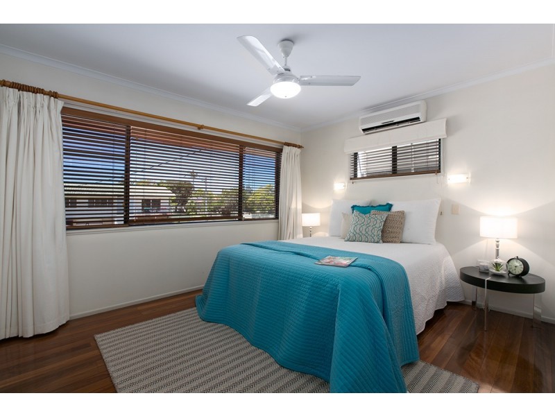 10 Linfield Street, Mansfield QLD 4122