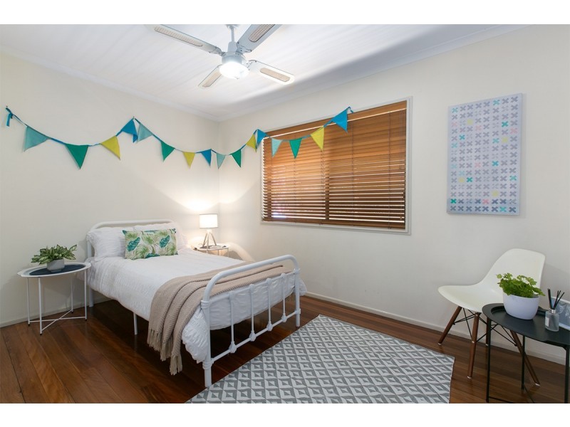 10 Linfield Street, Mansfield QLD 4122