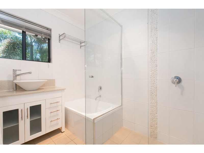 10 Linfield Street, Mansfield QLD 4122