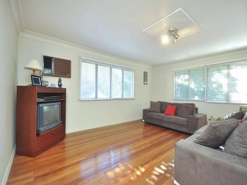 95 Fairfield Road, Fairfield QLD 4103