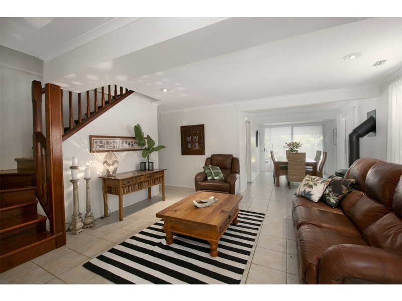 27 Sexton Place, Bellbowrie QLD 4070