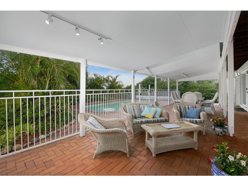 27 Sexton Place, Bellbowrie QLD 4070