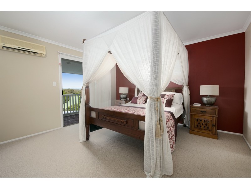 27 Sexton Place, Bellbowrie QLD 4070