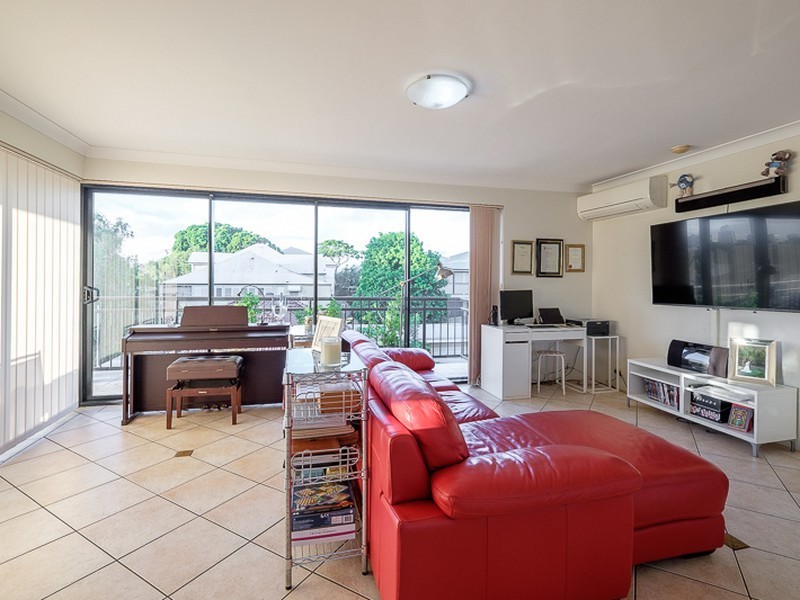 4/15 Eskgrove Street, East Brisbane QLD 4169