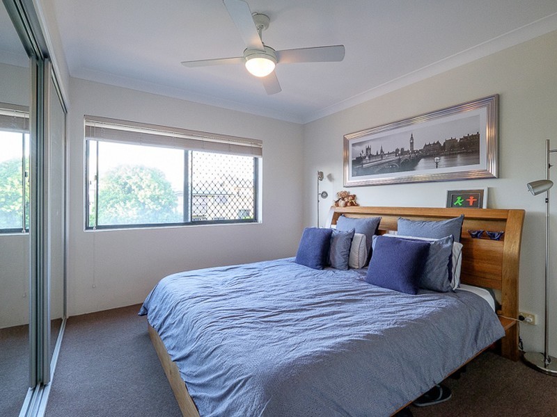 4/15 Eskgrove Street, East Brisbane QLD 4169