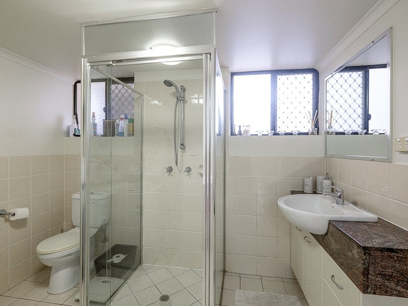 4/15 Eskgrove Street, East Brisbane QLD 4169