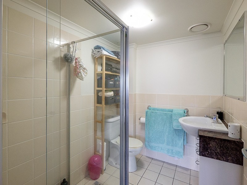 4/15 Eskgrove Street, East Brisbane QLD 4169