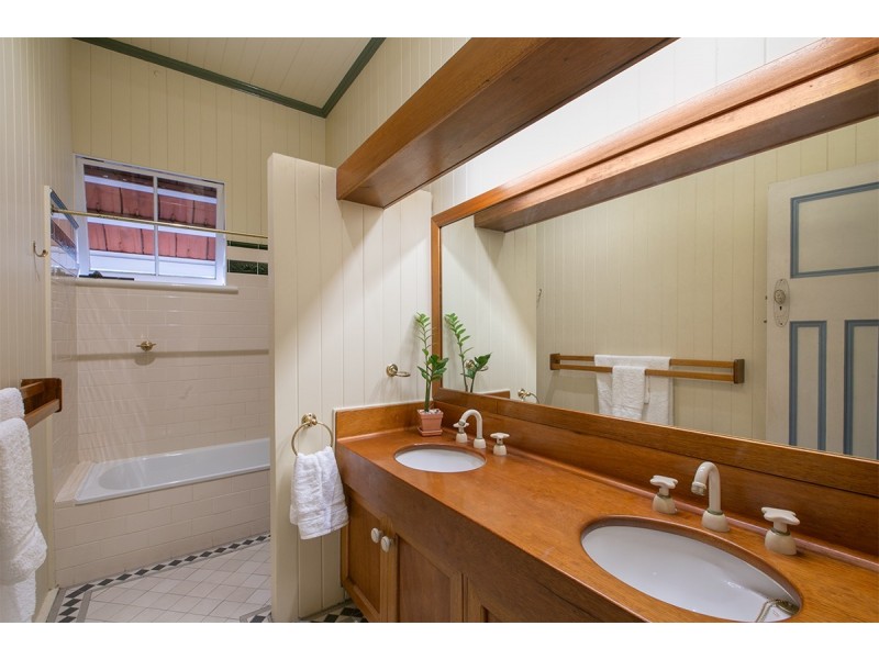 91 Ashby Street, Fairfield QLD 4103