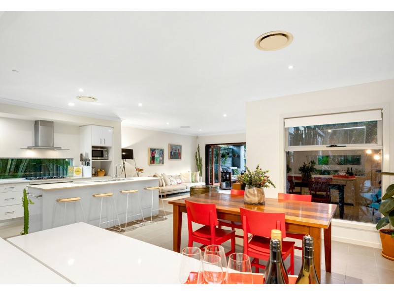 11 Turley Street, Fairfield QLD 4103