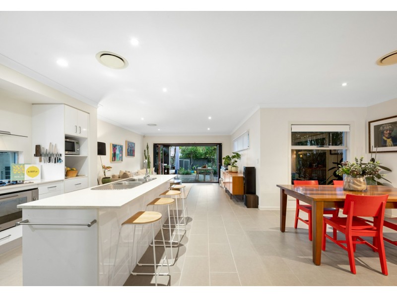 11 Turley Street, Fairfield QLD 4103